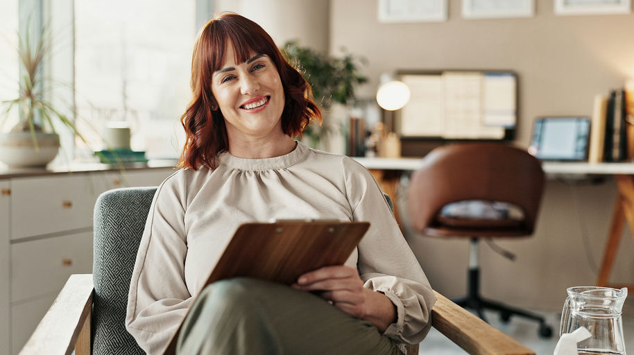 A professional therapist helping to find intensive outpatient addiction treatment near Tower Hill, PA